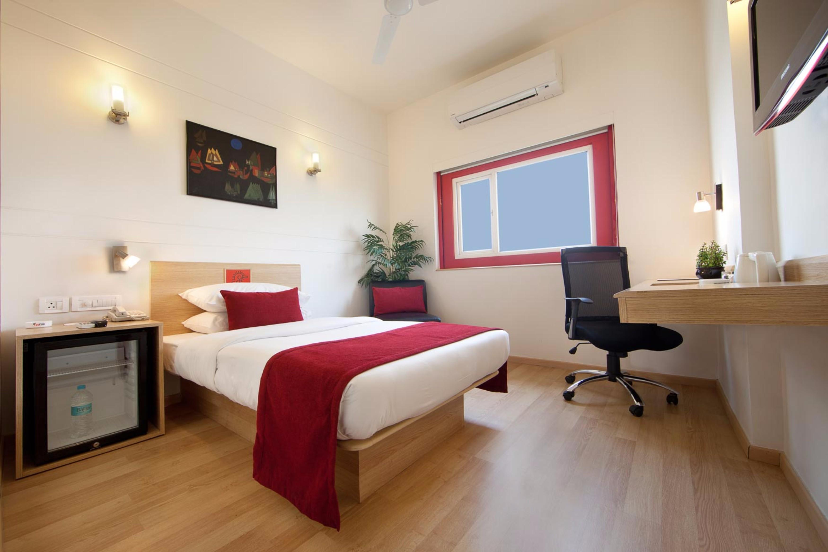 Red Fox Hotel, Chandīgarh Extérieur photo