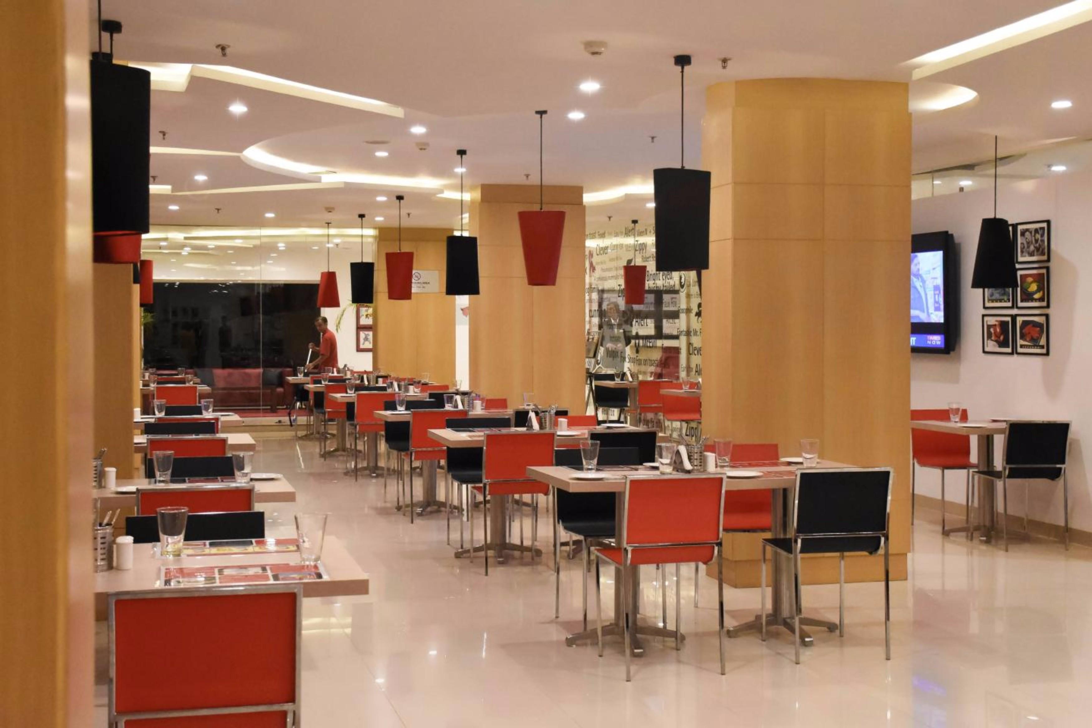 Red Fox Hotel, Chandīgarh Extérieur photo