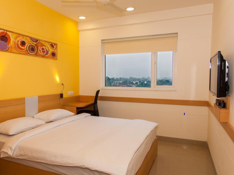 Red Fox Hotel, Chandīgarh Extérieur photo