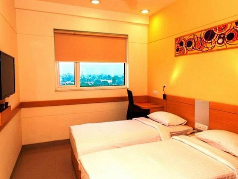 Red Fox Hotel, Chandīgarh Extérieur photo