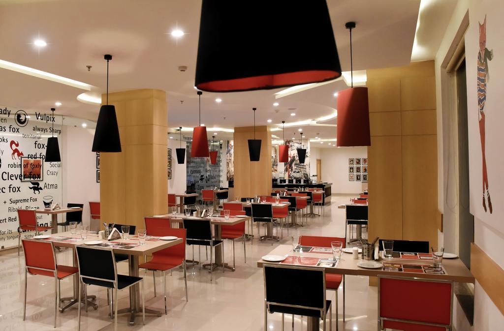 Red Fox Hotel, Chandīgarh Extérieur photo