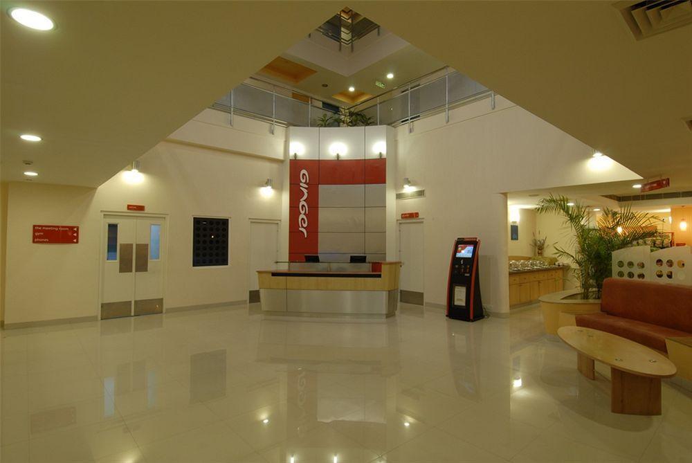 Red Fox Hotel, Chandīgarh Extérieur photo