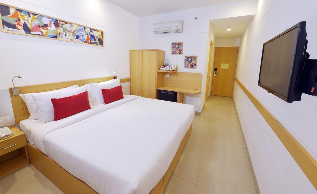 Red Fox Hotel, Chandīgarh Extérieur photo